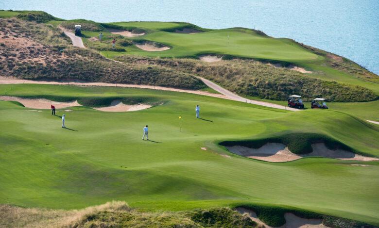 Golf,Resort,With,The,Scenery,Of,The,Sea.,Summer,Vacation Golf Course with ocean view, one of the most prestigious Golf Trip Destinations